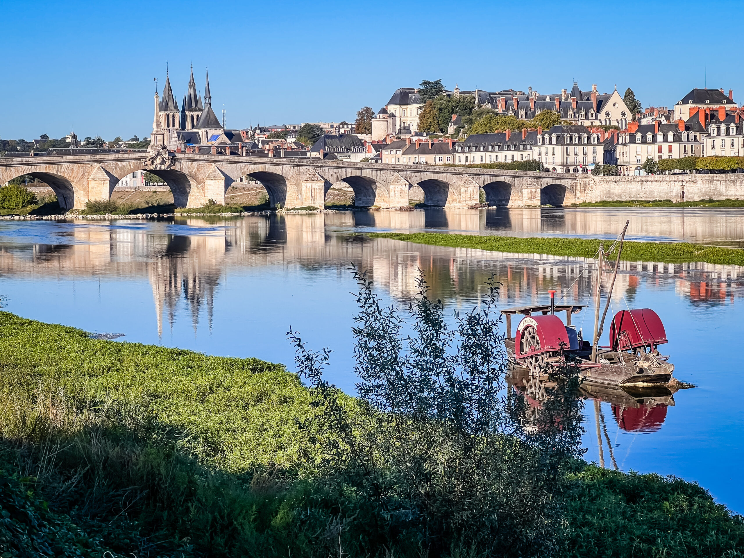 Visiter l'église Saint-Nicolas à Blois et son incroyable collection de vitraux