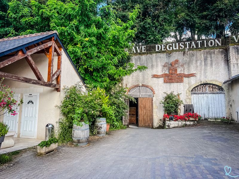 Our tips and photos to help you organize your visit and wine tasting at Cellars Plou &amp; Fils near Amboise: access, practical information...